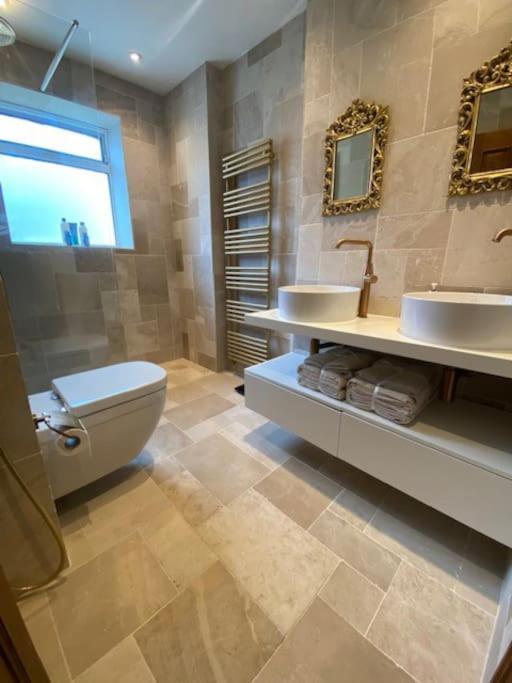 2 Double Bedroom Charming Chelsea Apartment Лондон Экстерьер фото