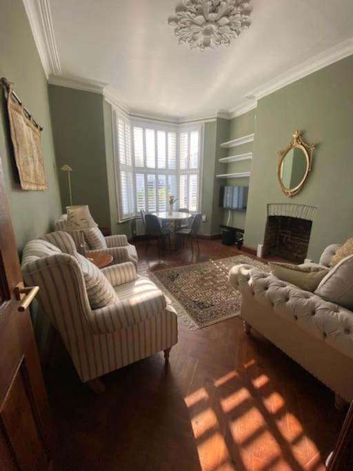 2 Double Bedroom Charming Chelsea Apartment Лондон Экстерьер фото